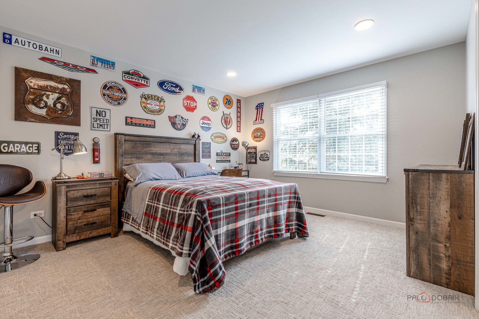 17 Tournament Drive, Hawthorn Woods, IL 60047