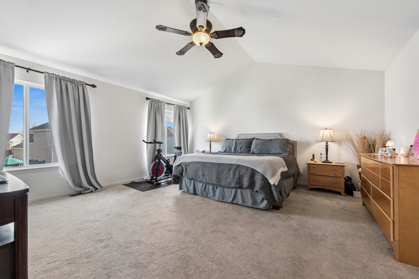 2108 Waterbury Drive, Joliet, IL 60431