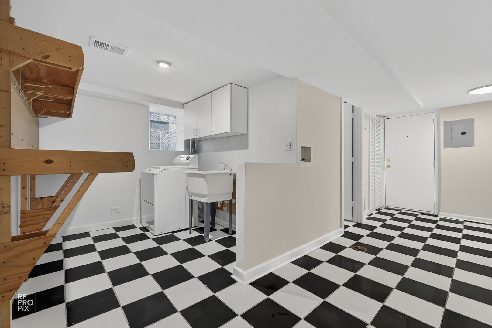 4754 S Langley Avenue, Chicago, IL 60615