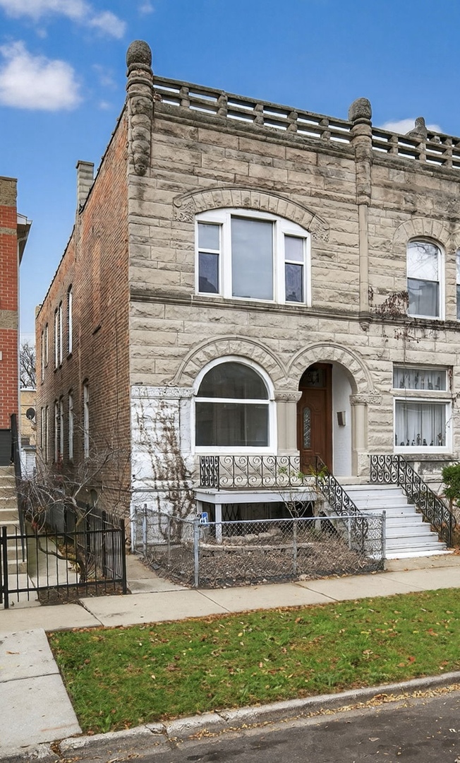 4754 S Langley Avenue, Chicago, IL 60615