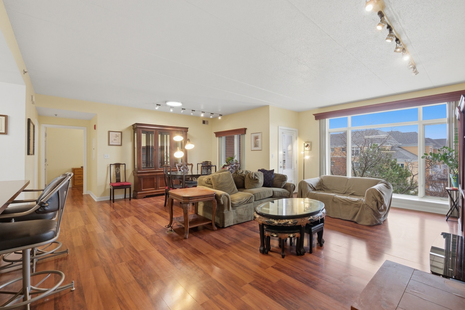 875 E 22nd Street #410, Lombard, IL 60148