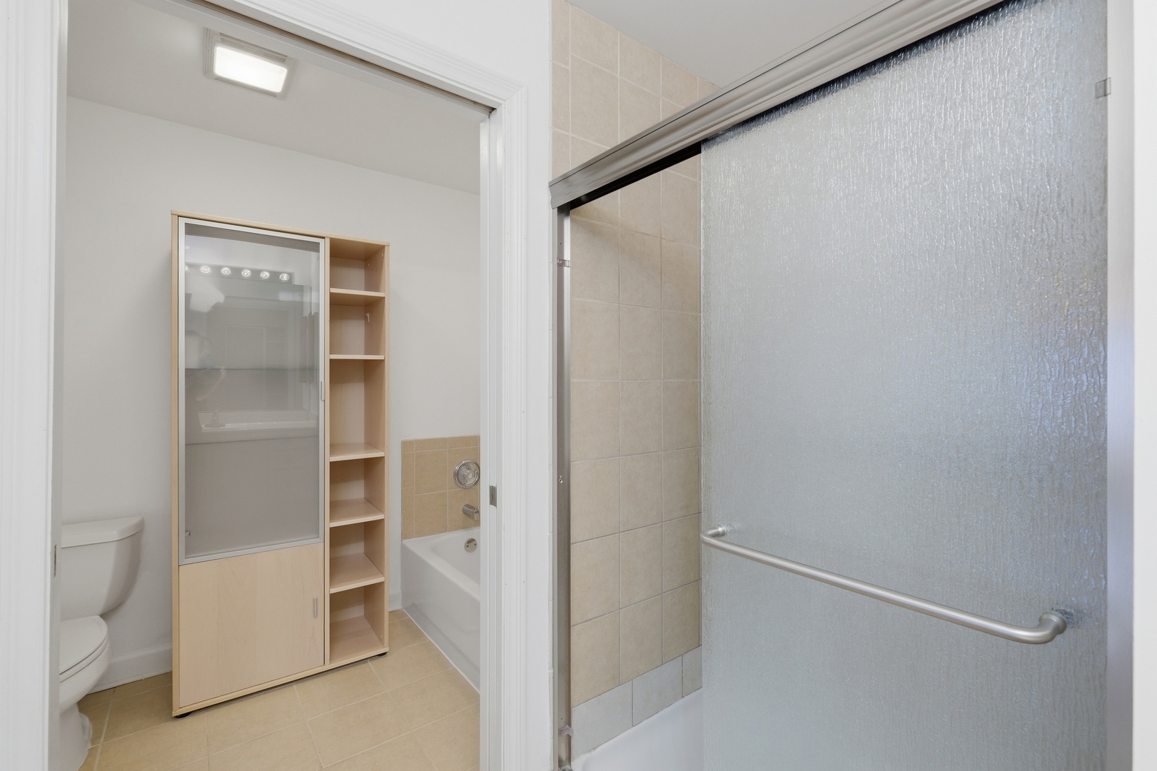 875 E 22nd Street #410, Lombard, IL 60148