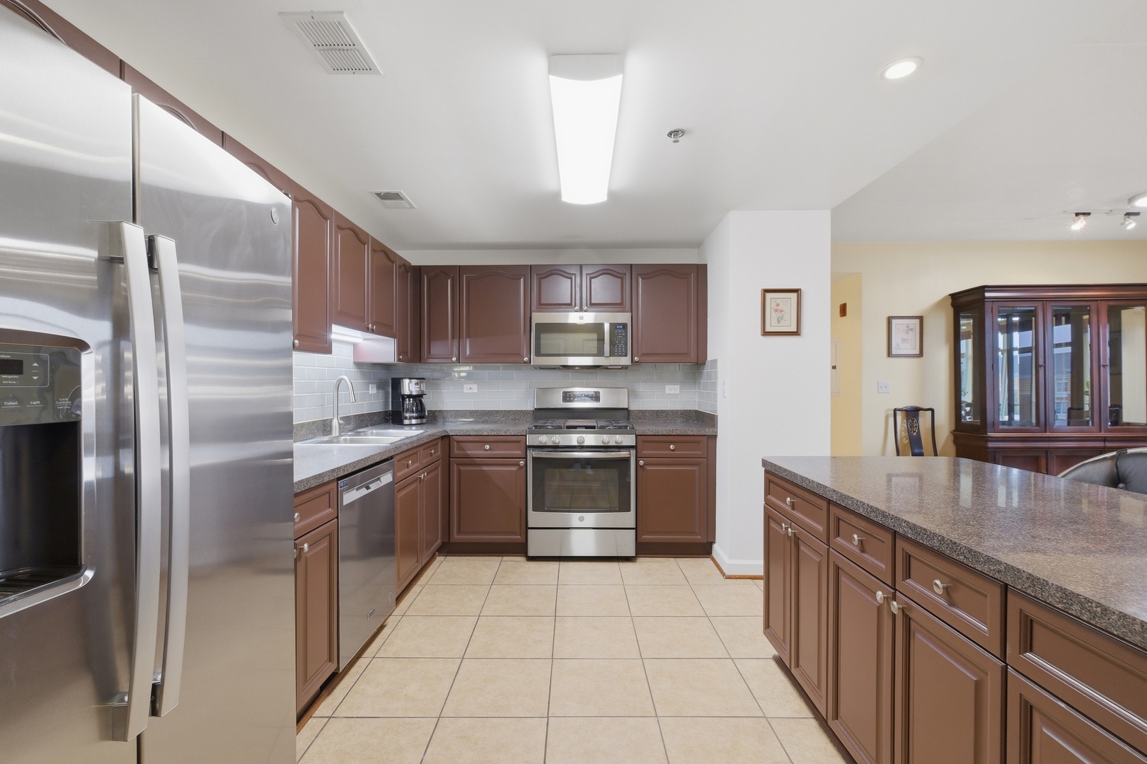 875 E 22nd Street #410, Lombard, IL 60148