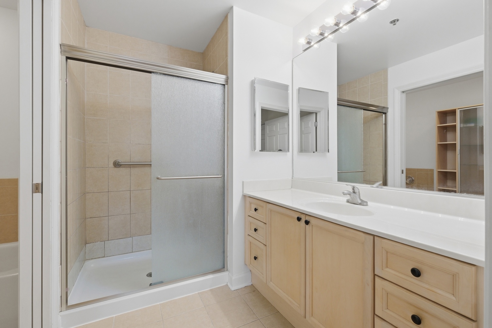 875 E 22nd Street #410, Lombard, IL 60148