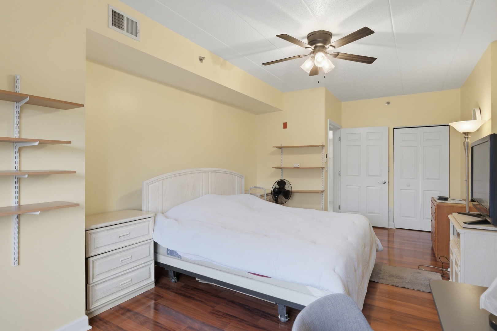 875 E 22nd Street #410, Lombard, IL 60148