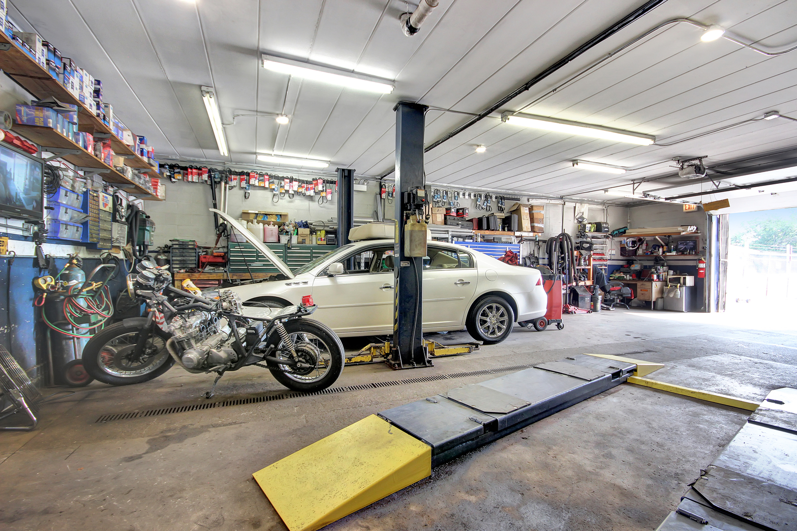 635 Burnham Avenue, Calumet City, IL 60409