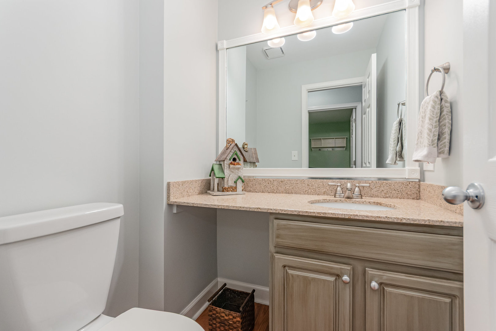 1024 N Camden Lane, South Elgin, IL 60177