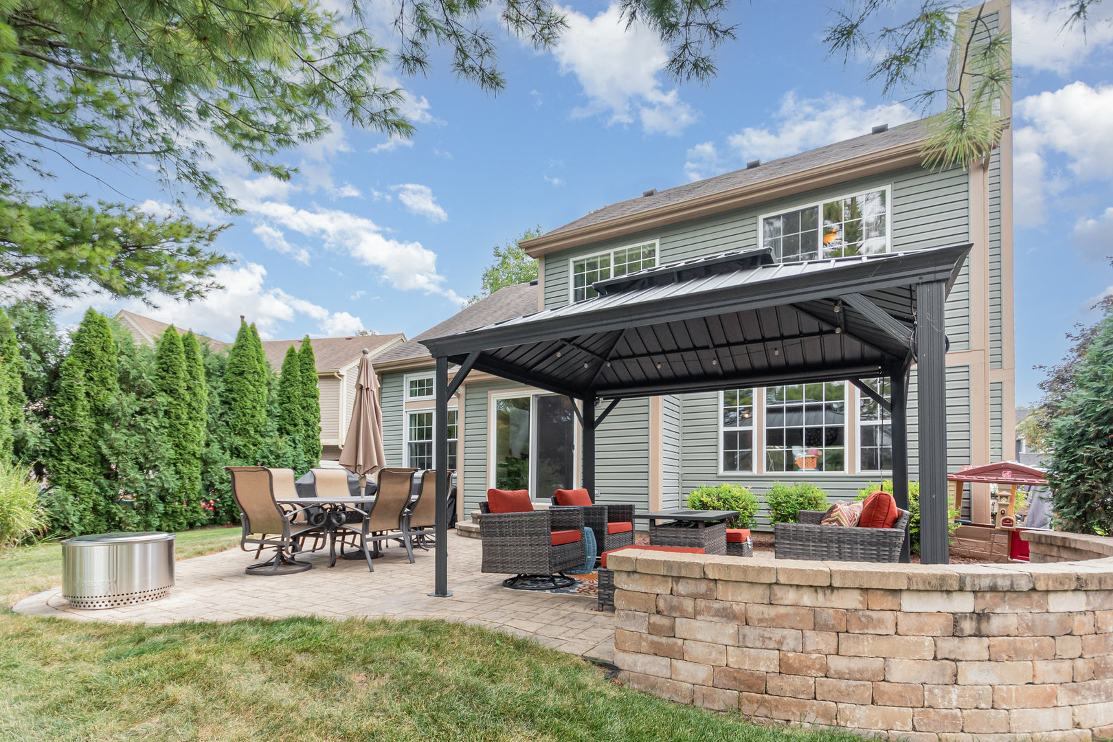 1024 N Camden Lane, South Elgin, IL 60177