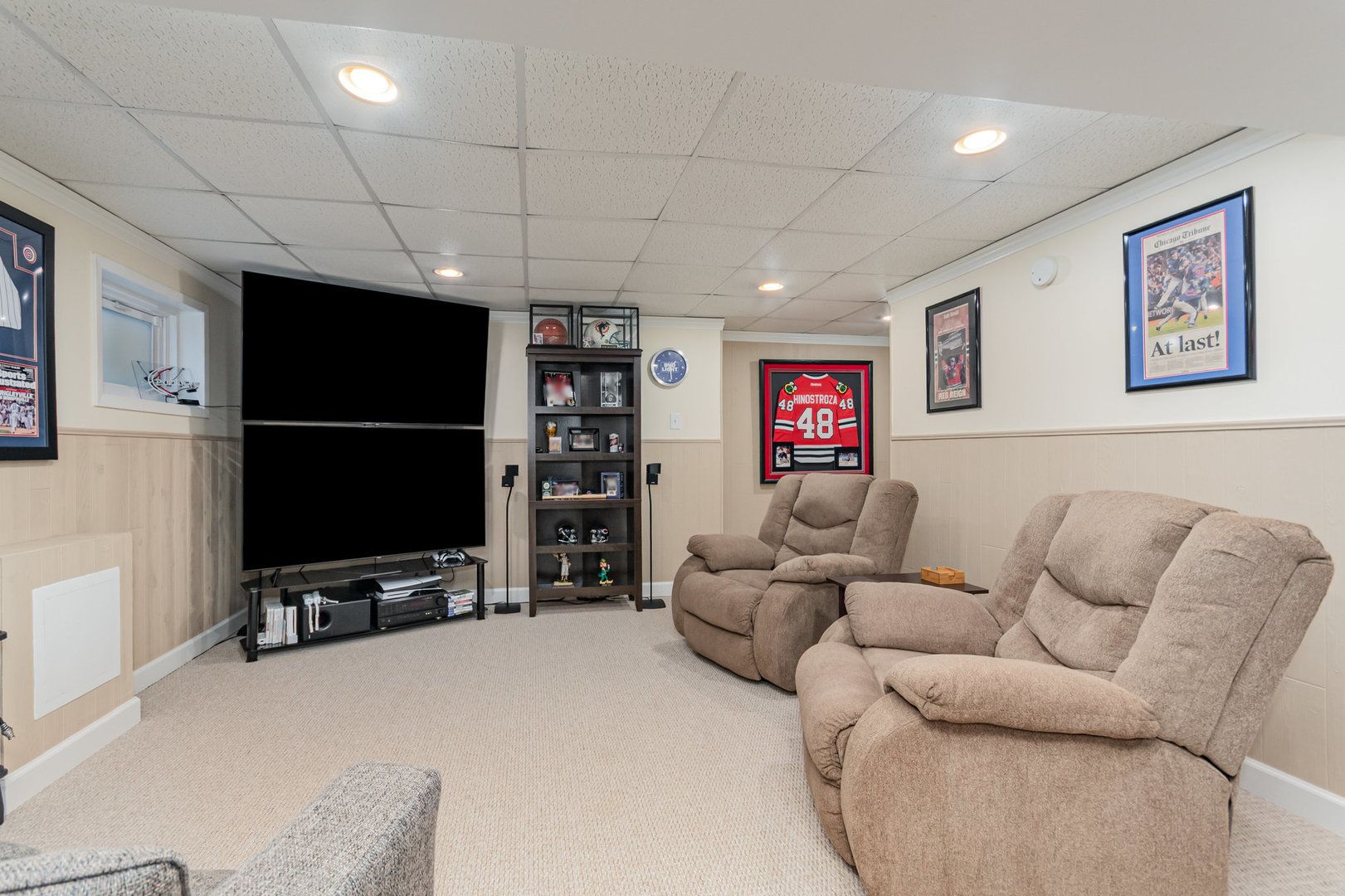 1024 N Camden Lane, South Elgin, IL 60177