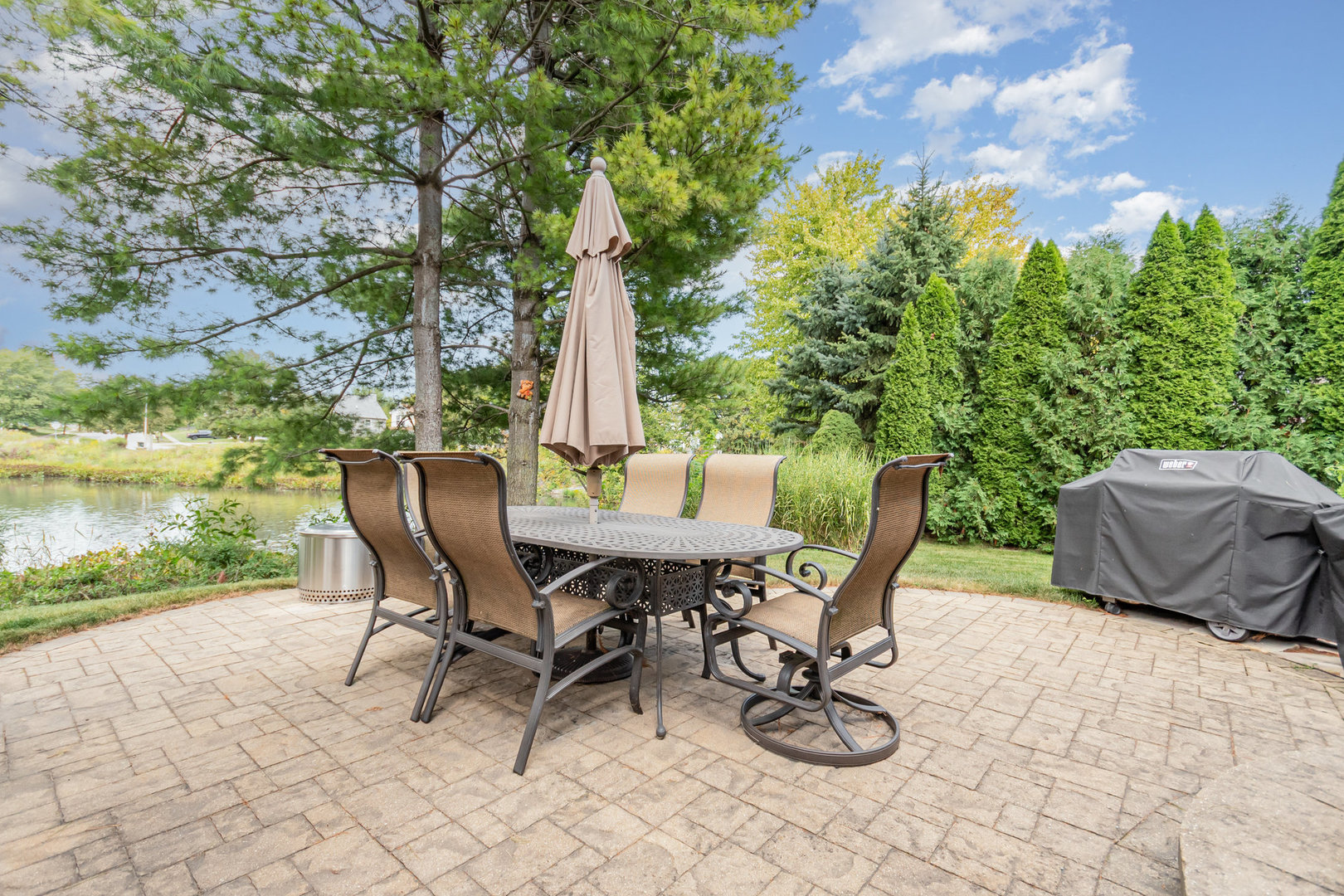 1024 N Camden Lane, South Elgin, IL 60177