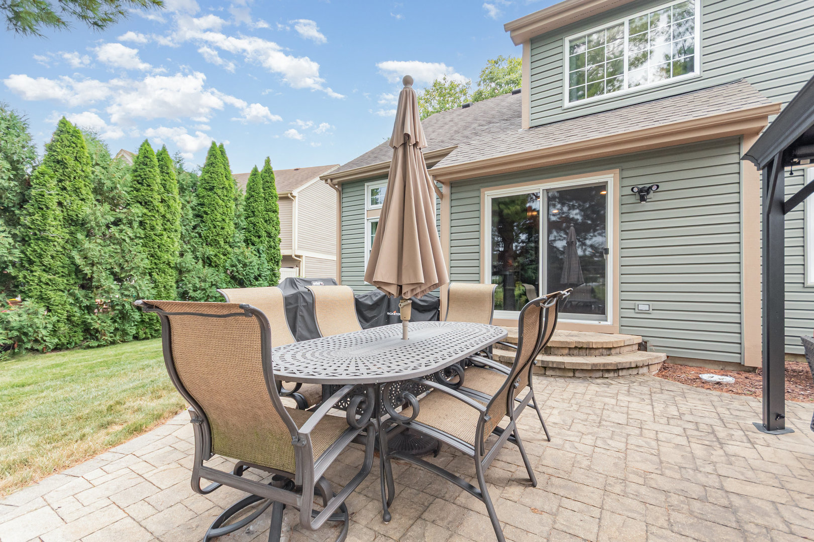 1024 N Camden Lane, South Elgin, IL 60177