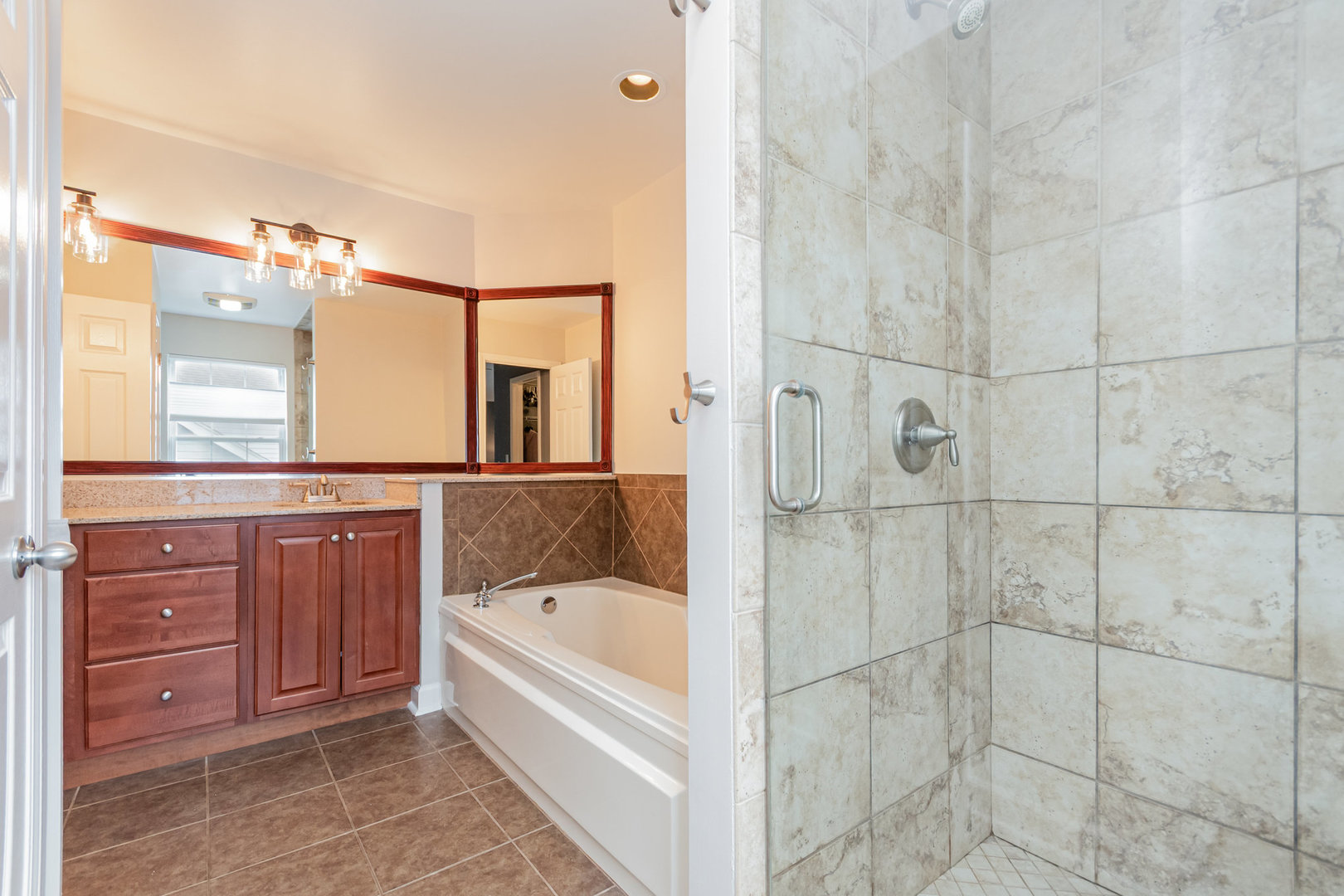 1024 N Camden Lane, South Elgin, IL 60177