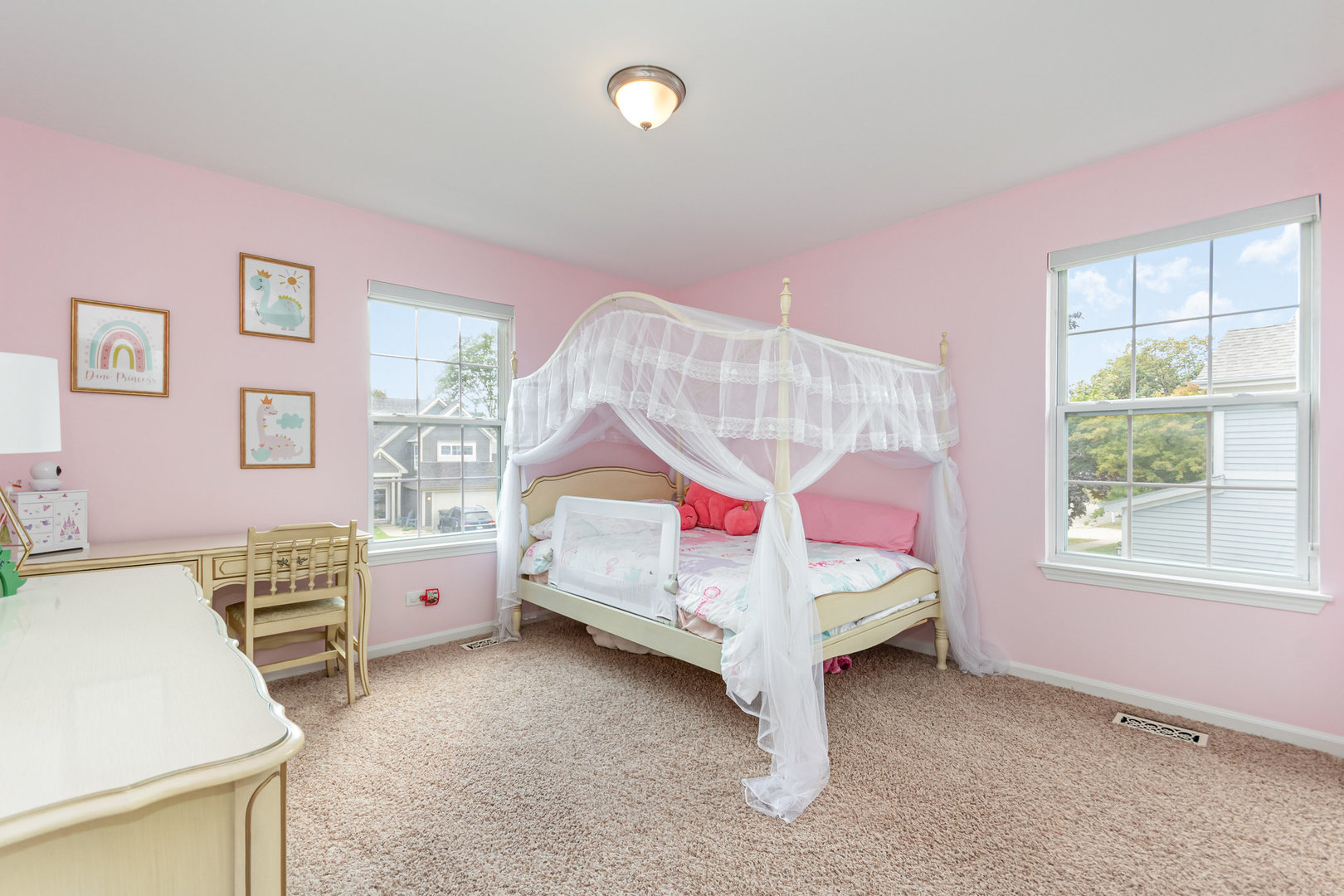 1024 N Camden Lane, South Elgin, IL 60177