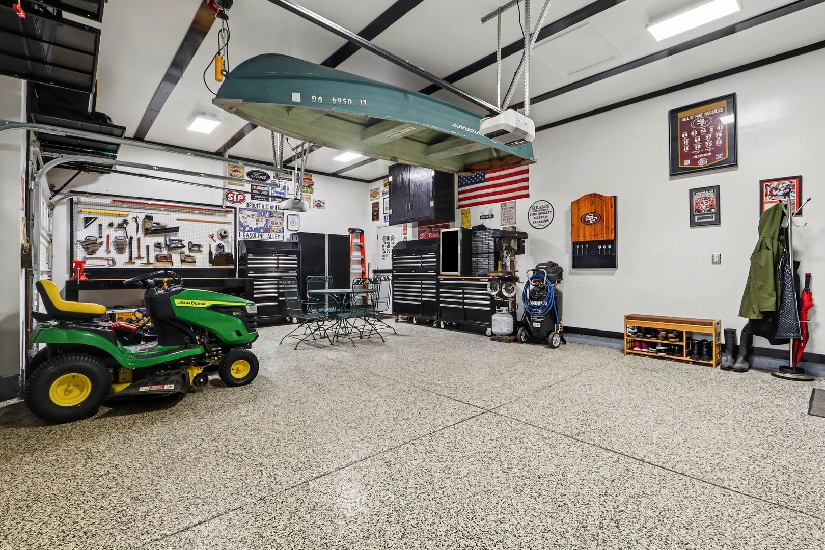 2077 Hearthstone Avenue, Yorkville, IL 60560