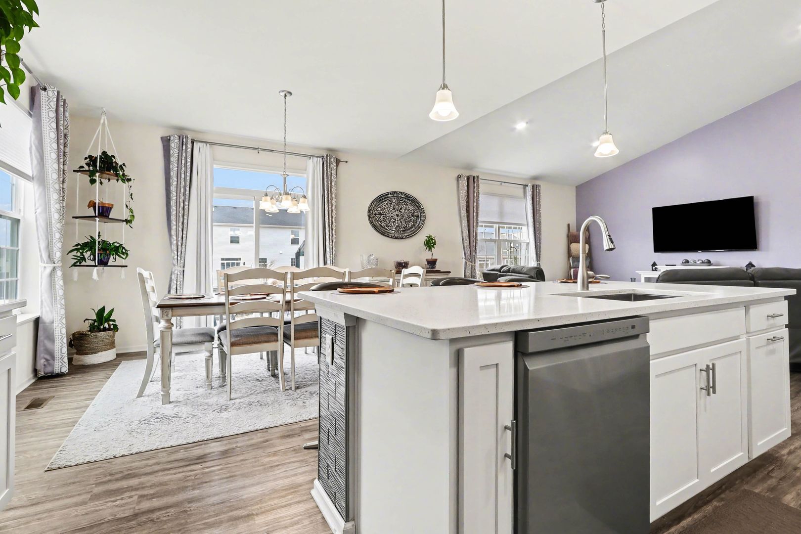 2077 Hearthstone Avenue, Yorkville, IL 60560