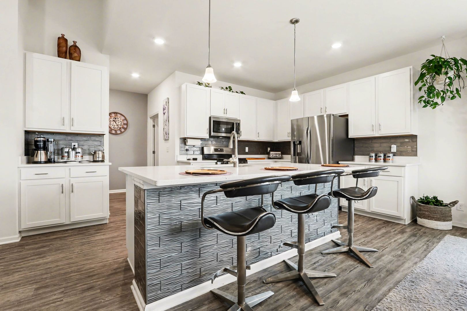 2077 Hearthstone Avenue, Yorkville, IL 60560