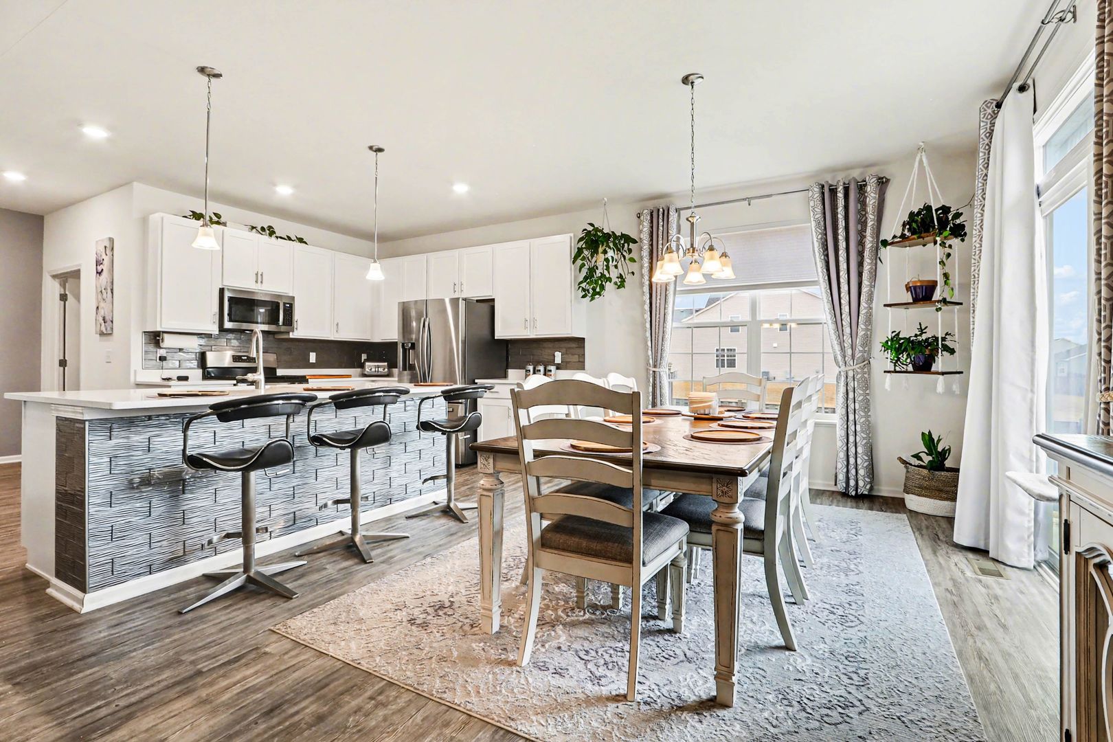 2077 Hearthstone Avenue, Yorkville, IL 60560