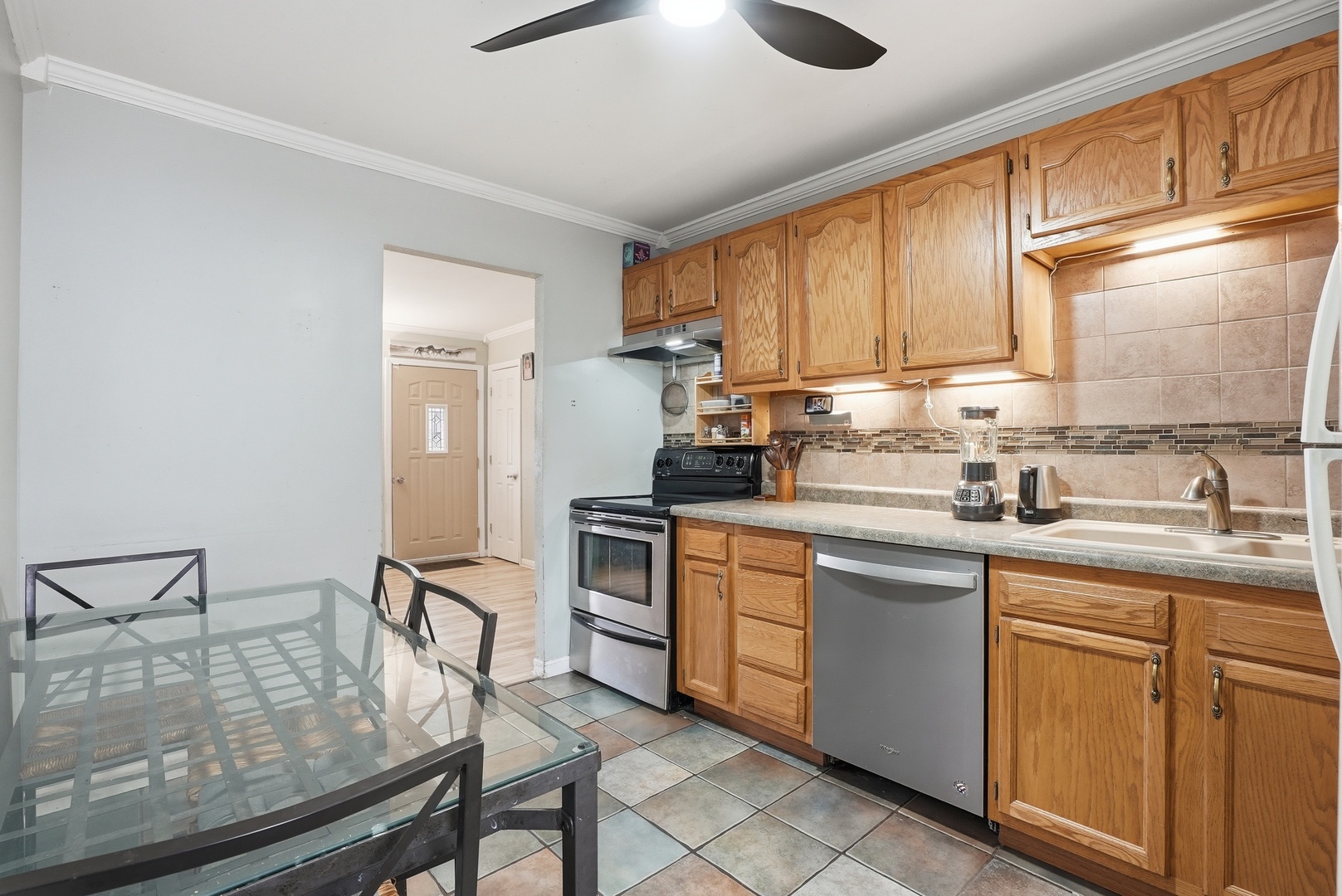 916 Barthelme Avenue, Joliet, IL 60435