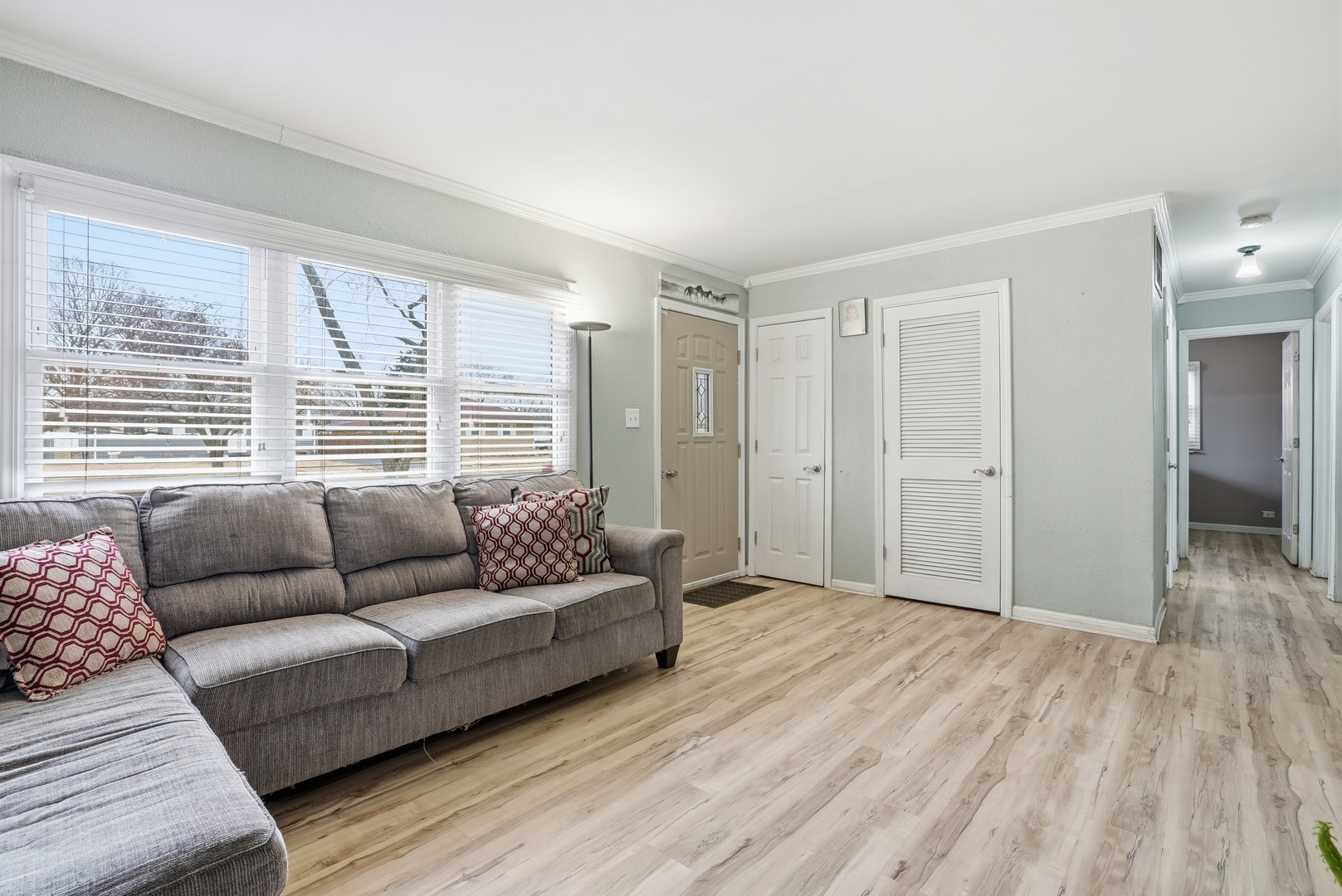 916 Barthelme Avenue, Joliet, IL 60435