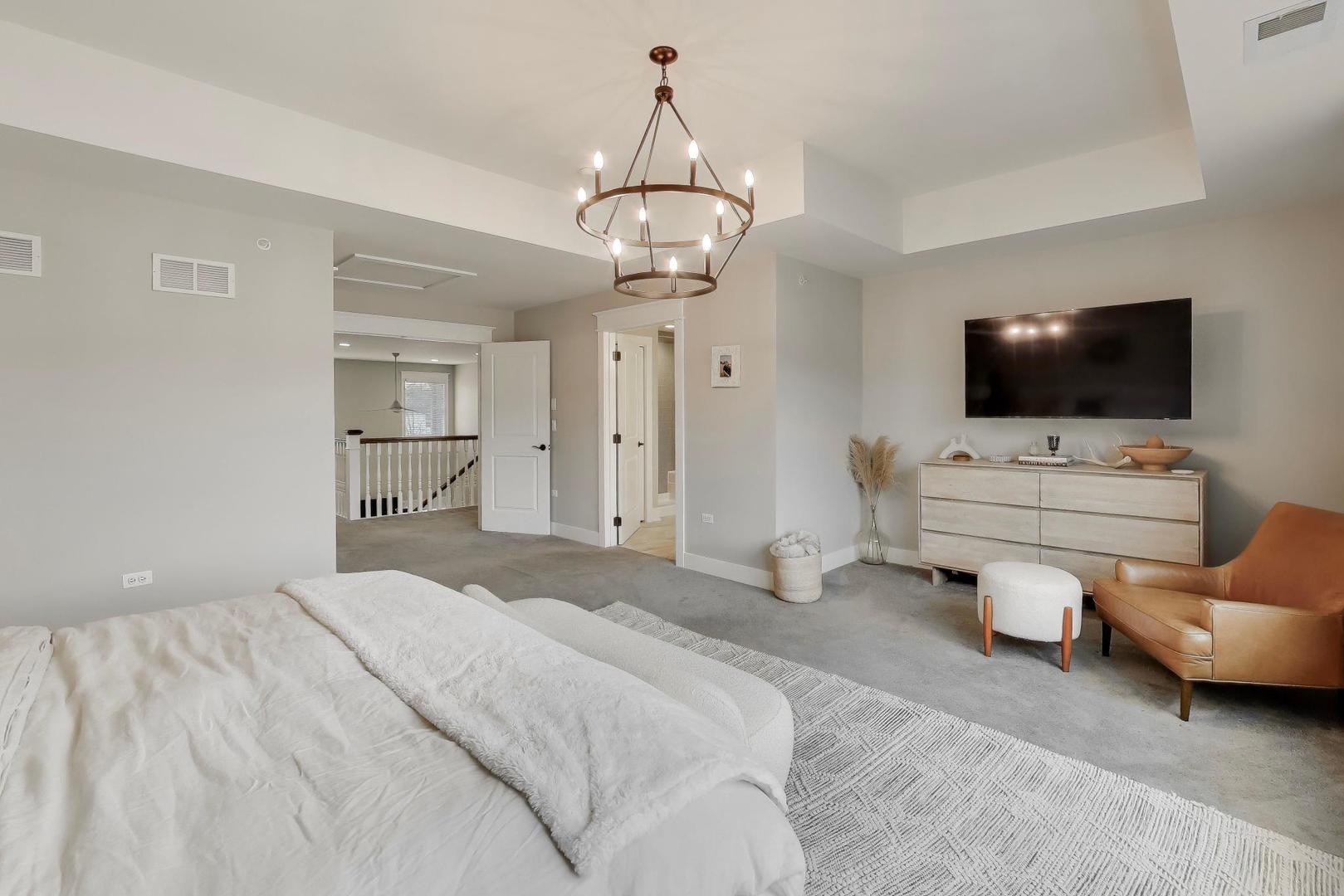 613 Bourbon Court, Naperville, IL 60565