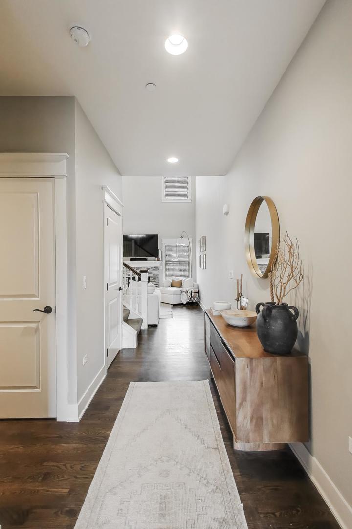 613 Bourbon Court, Naperville, IL 60565