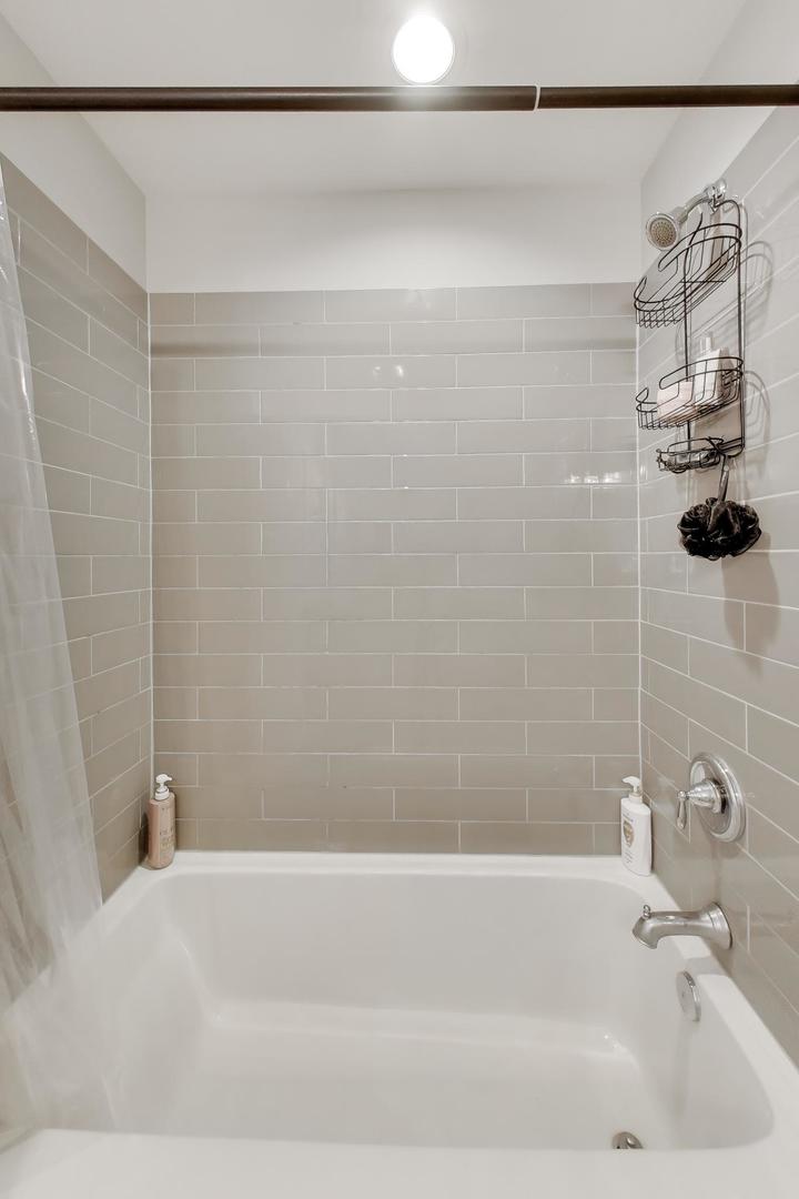 613 Bourbon Court, Naperville, IL 60565