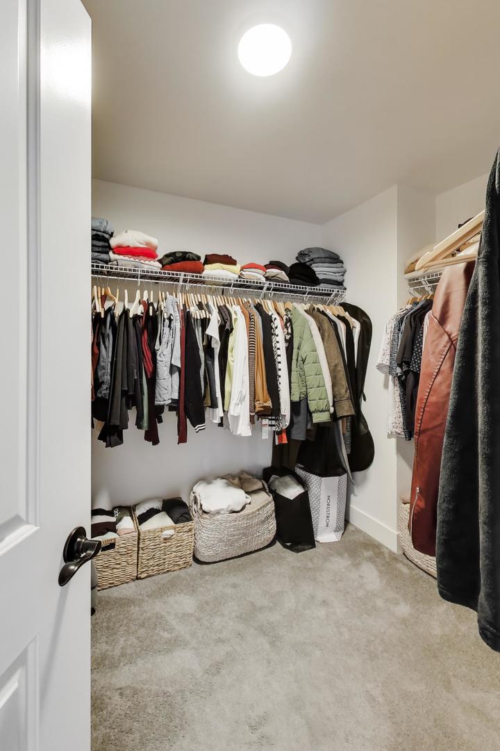 613 Bourbon Court, Naperville, IL 60565