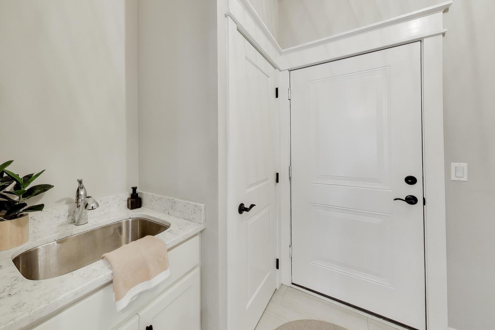 613 Bourbon Court, Naperville, IL 60565