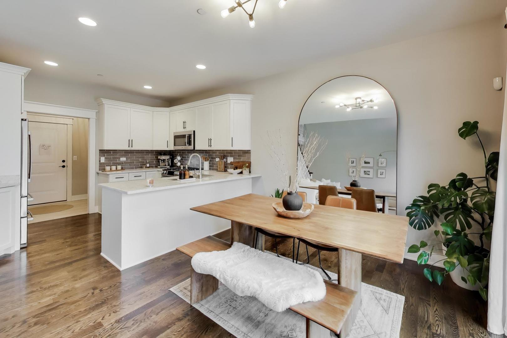 613 Bourbon Court, Naperville, IL 60565