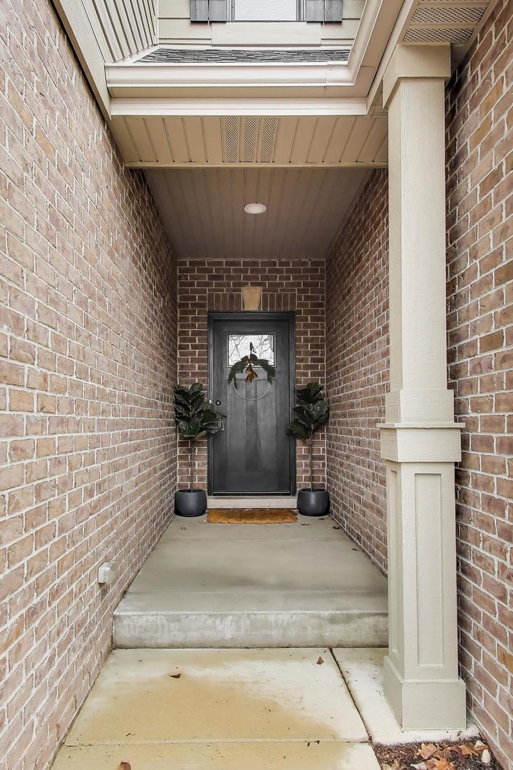 613 Bourbon Court, Naperville, IL 60565