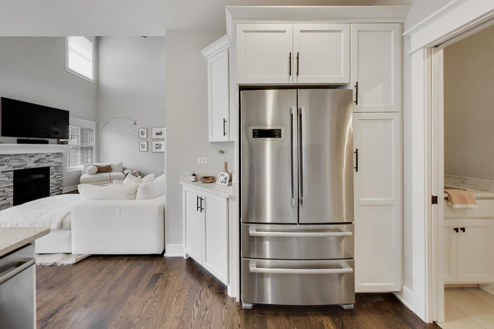 613 Bourbon Court, Naperville, IL 60565