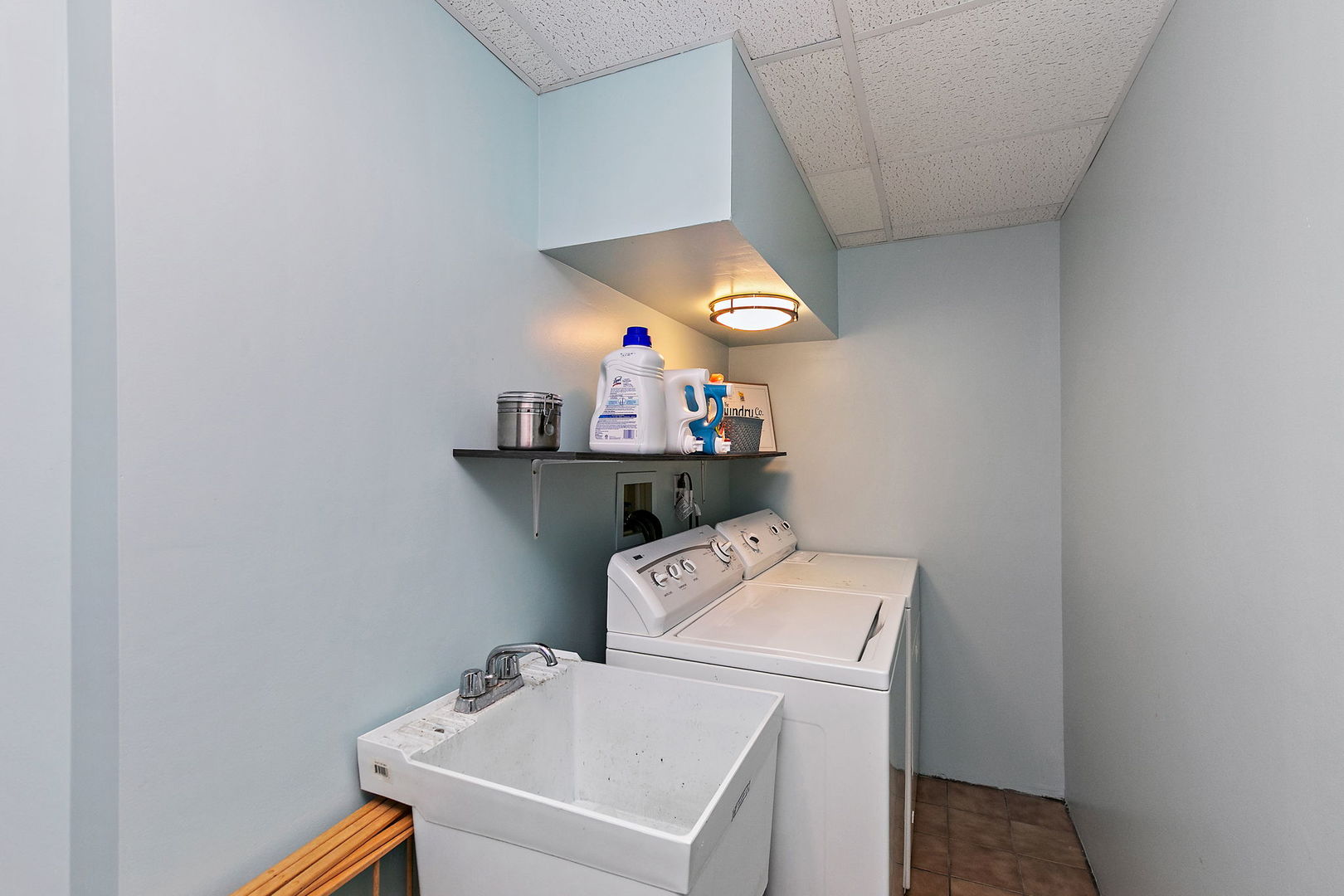 325 Stonegate Road, Algonquin, IL 60102