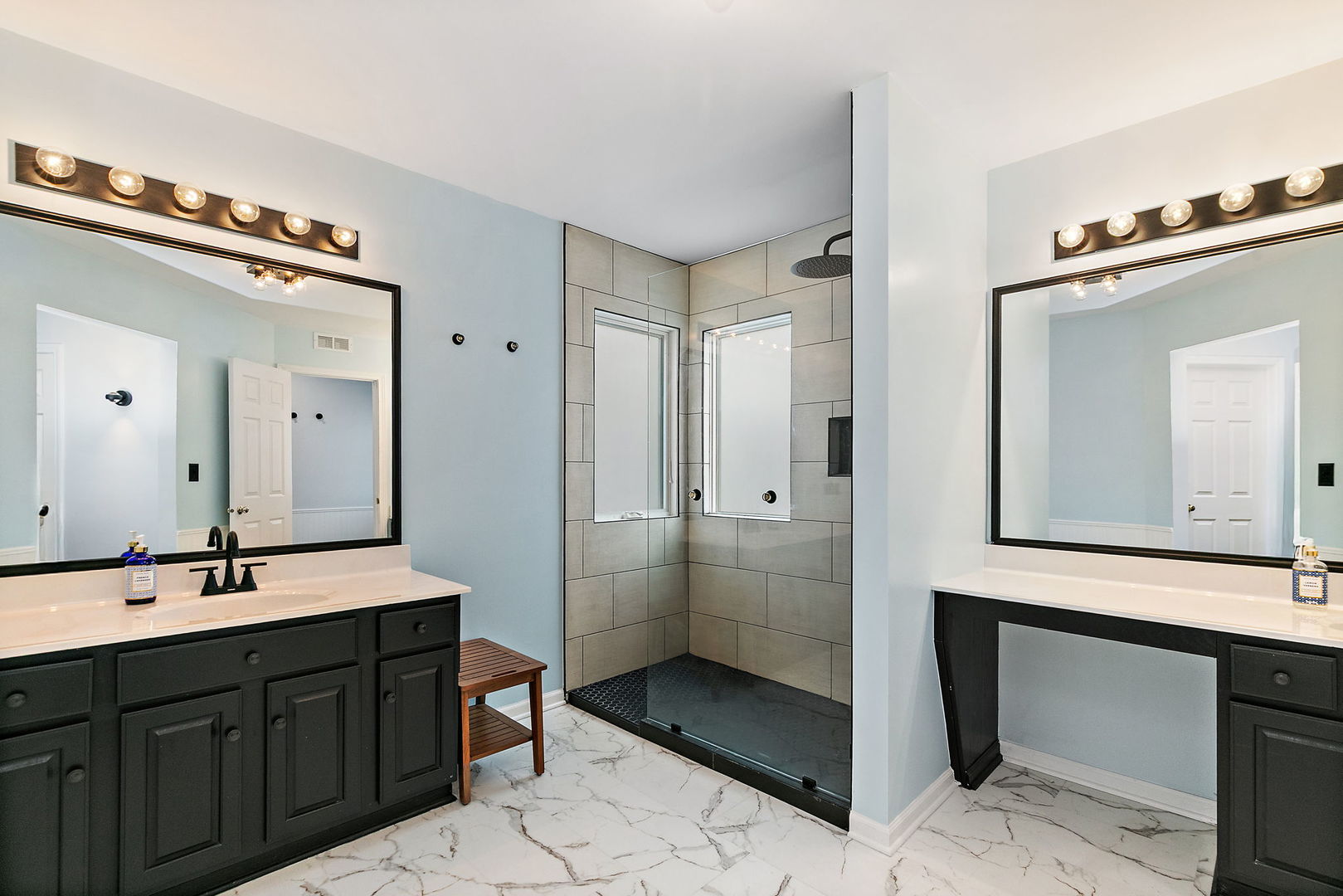 325 Stonegate Road, Algonquin, IL 60102