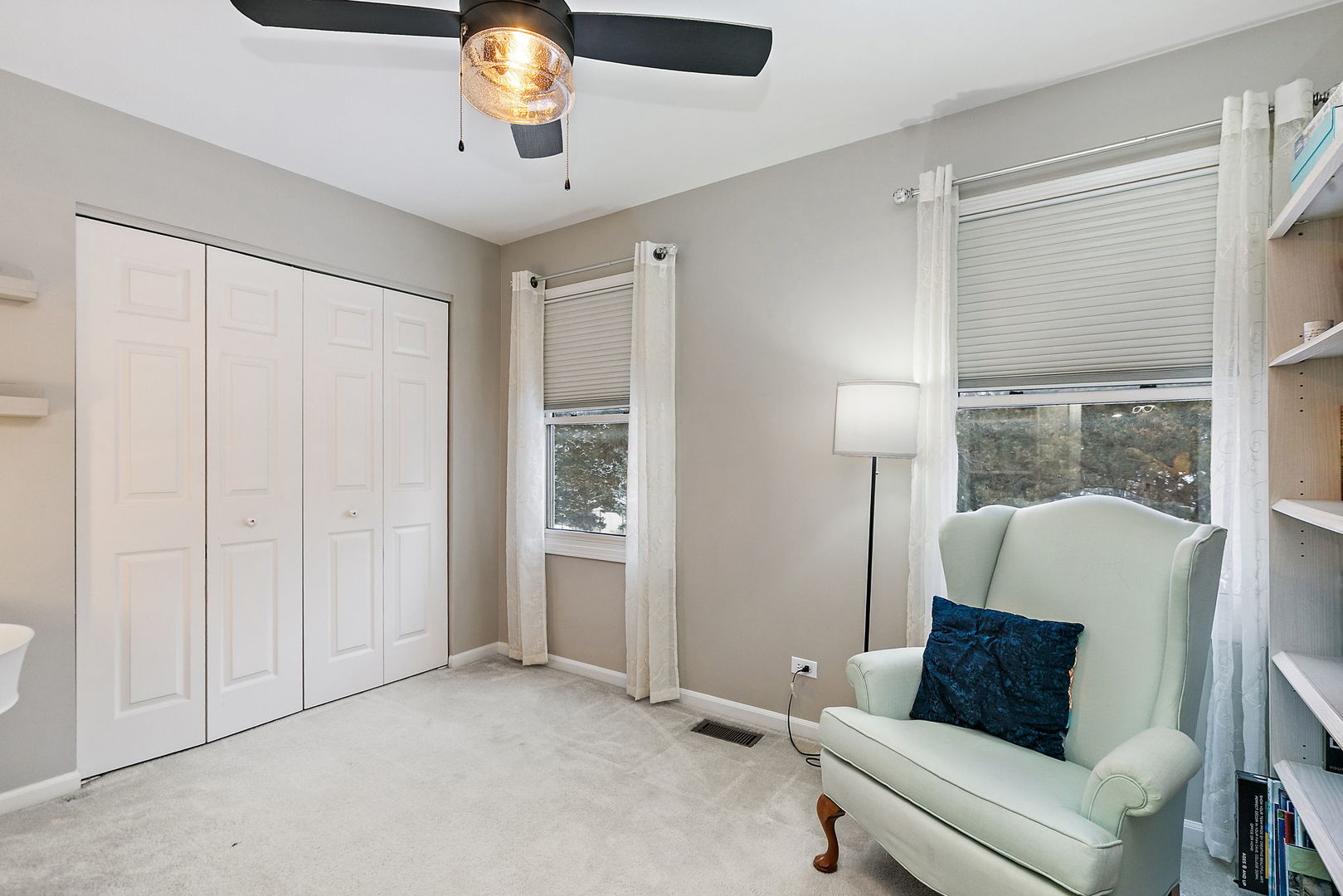 325 Stonegate Road, Algonquin, IL 60102