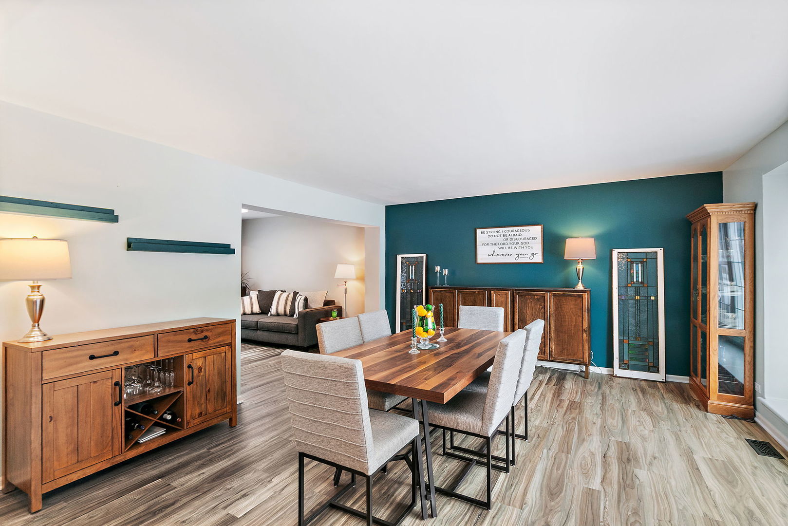 325 Stonegate Road, Algonquin, IL 60102