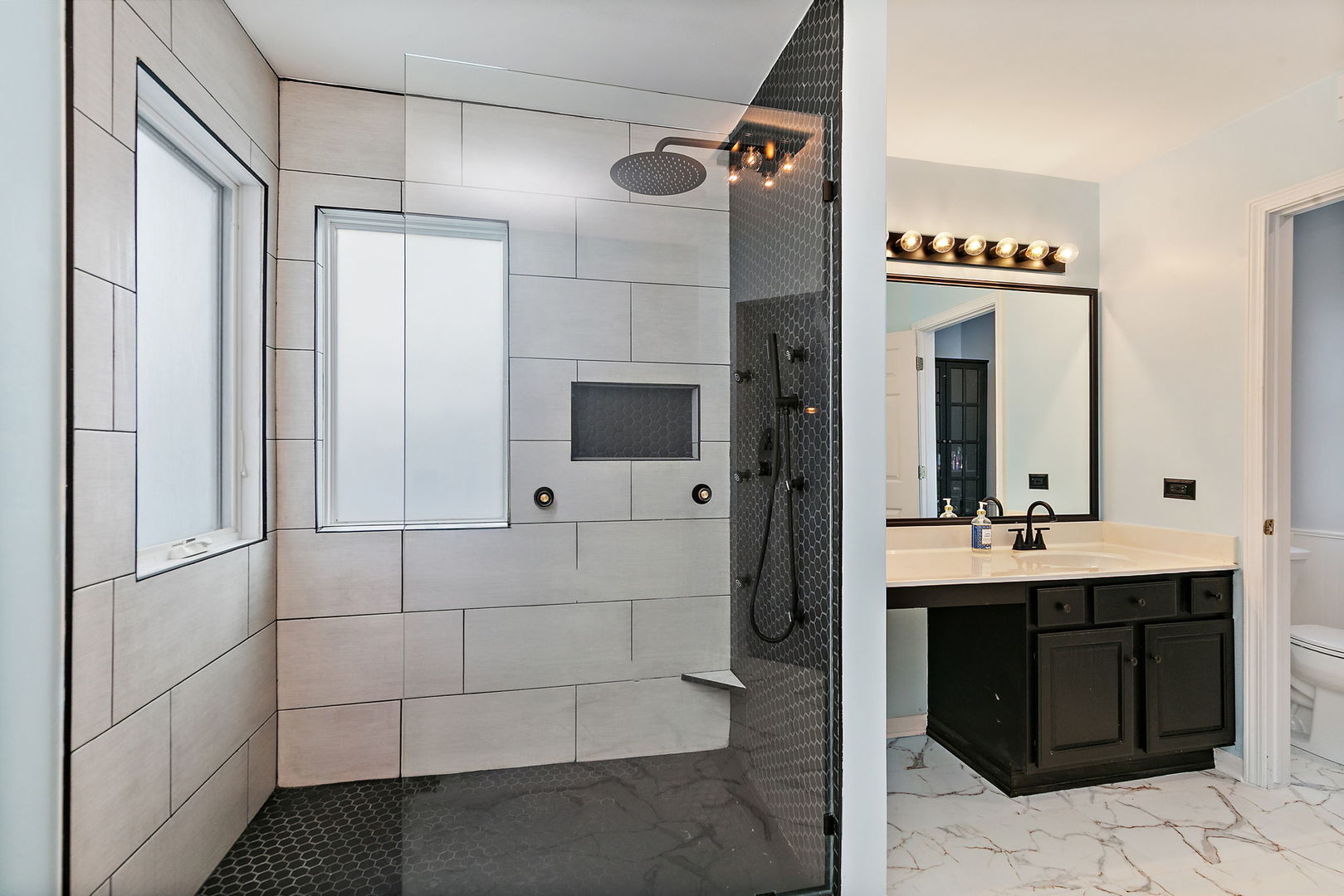 325 Stonegate Road, Algonquin, IL 60102