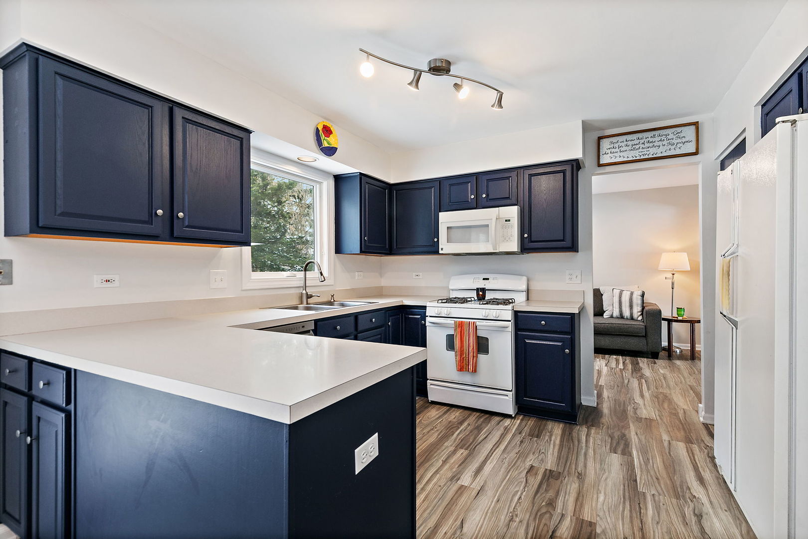 325 Stonegate Road, Algonquin, IL 60102