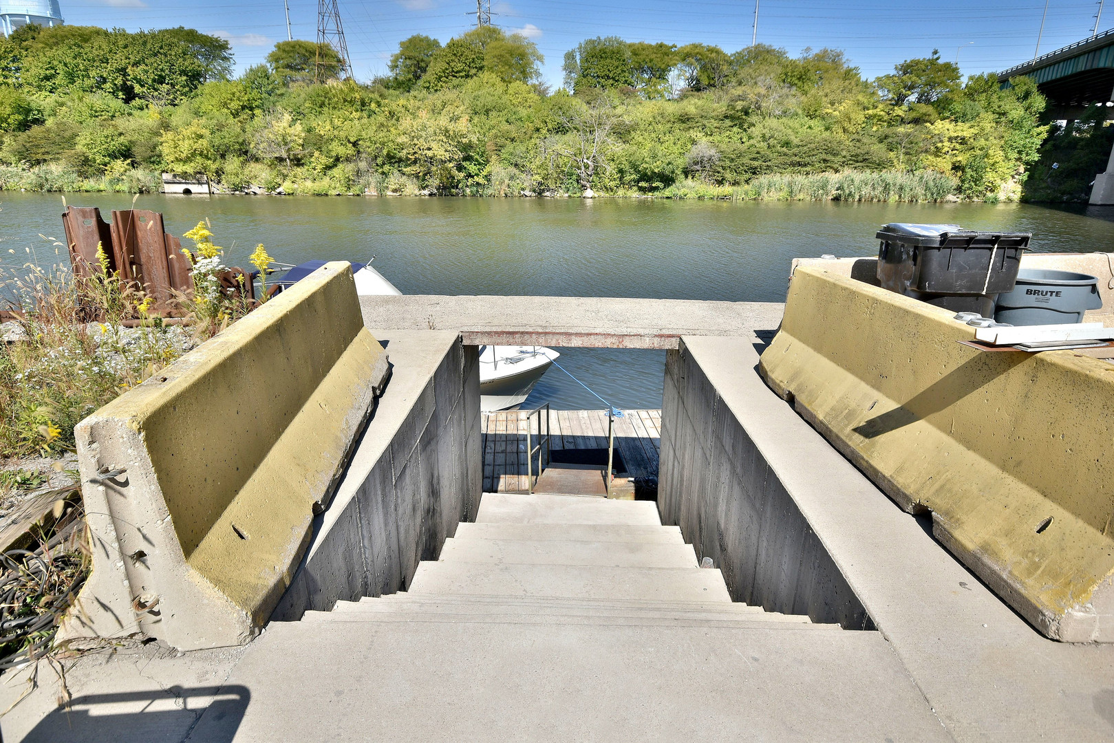 5700 W 41st Street, Forest View, IL 60402