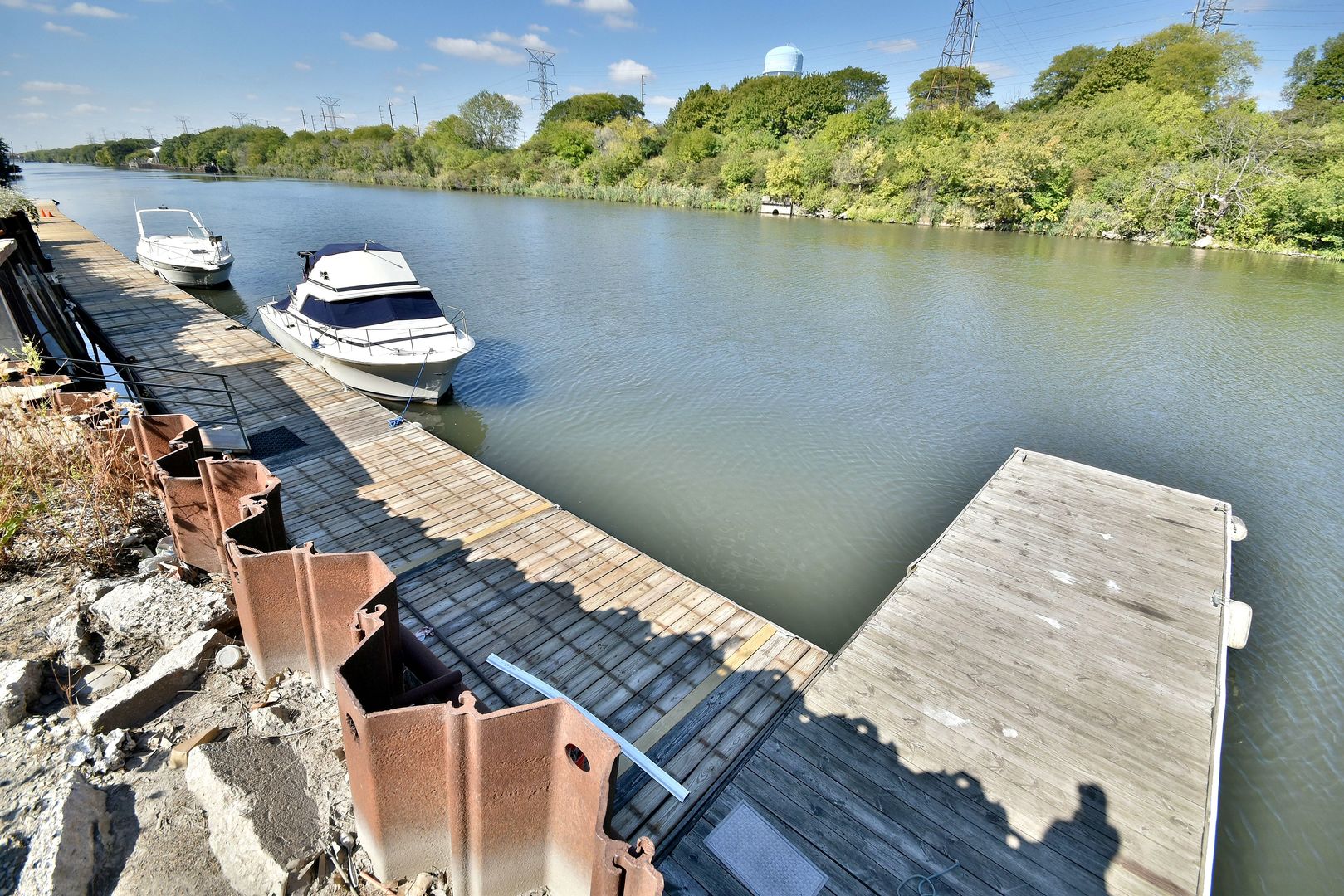 5700 W 41st Street, Forest View, IL 60402