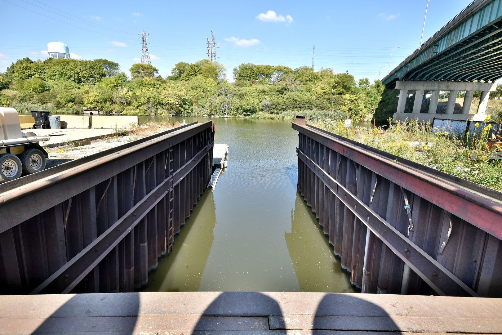 5700 W 41st Street, Forest View, IL 60402