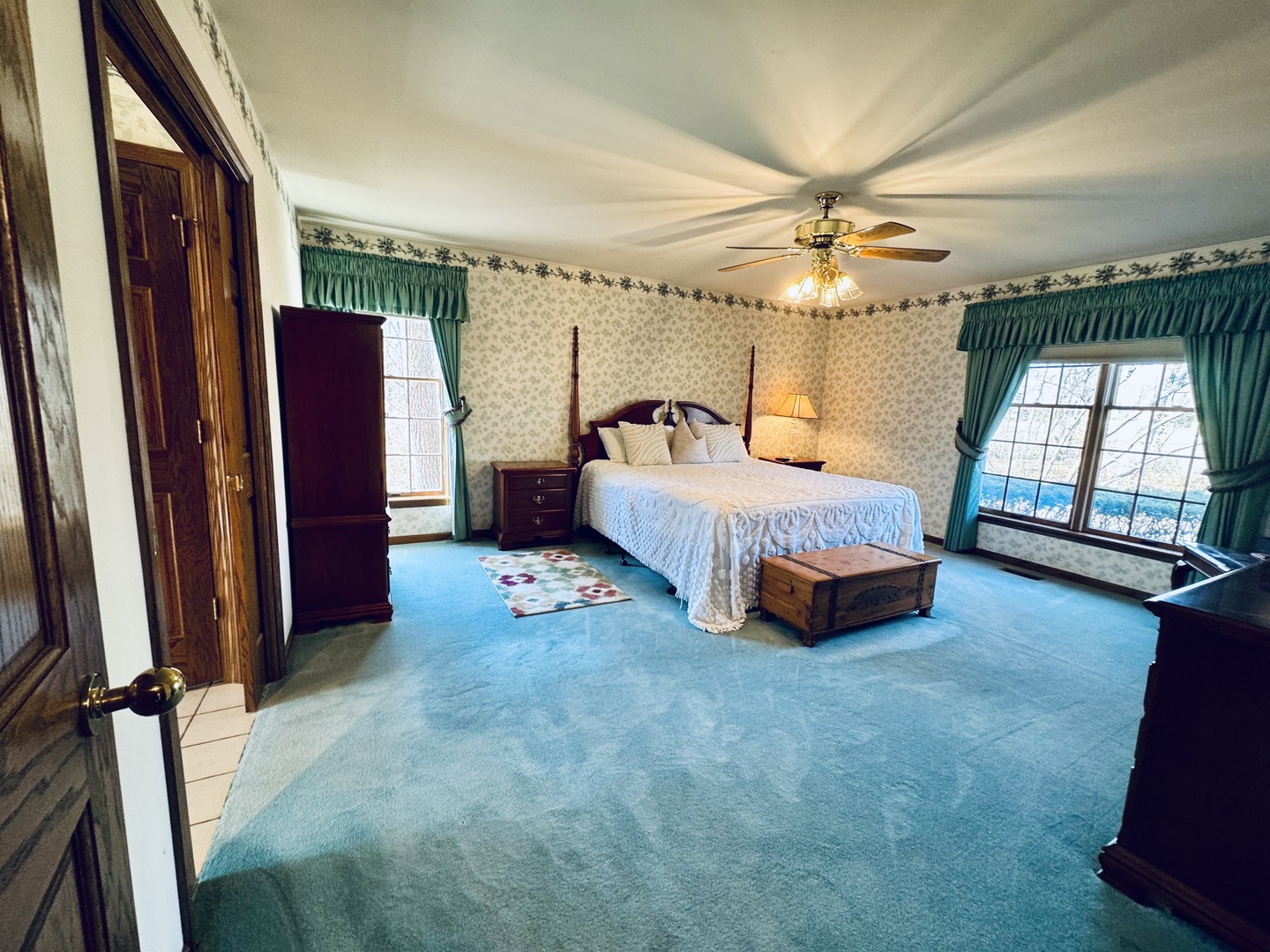 83 Oak Creek Drive, Yorkville, IL 60560