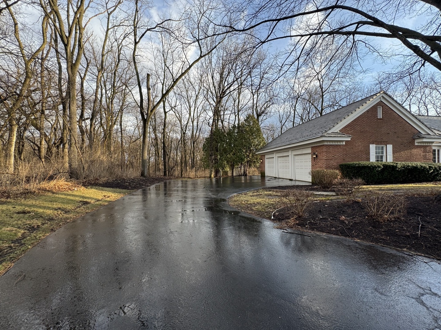 83 Oak Creek Drive, Yorkville, IL 60560