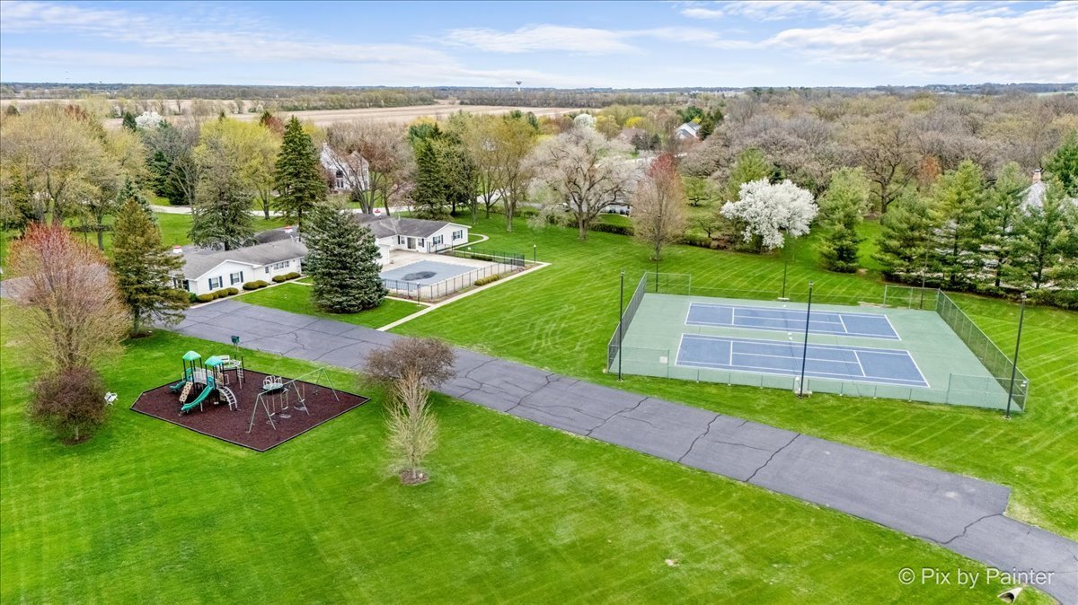 83 Oak Creek Drive, Yorkville, IL 60560