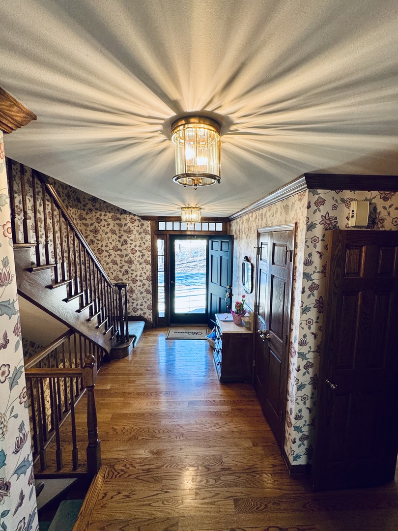 83 Oak Creek Drive, Yorkville, IL 60560