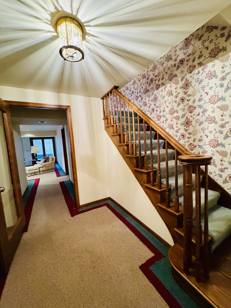 83 Oak Creek Drive, Yorkville, IL 60560