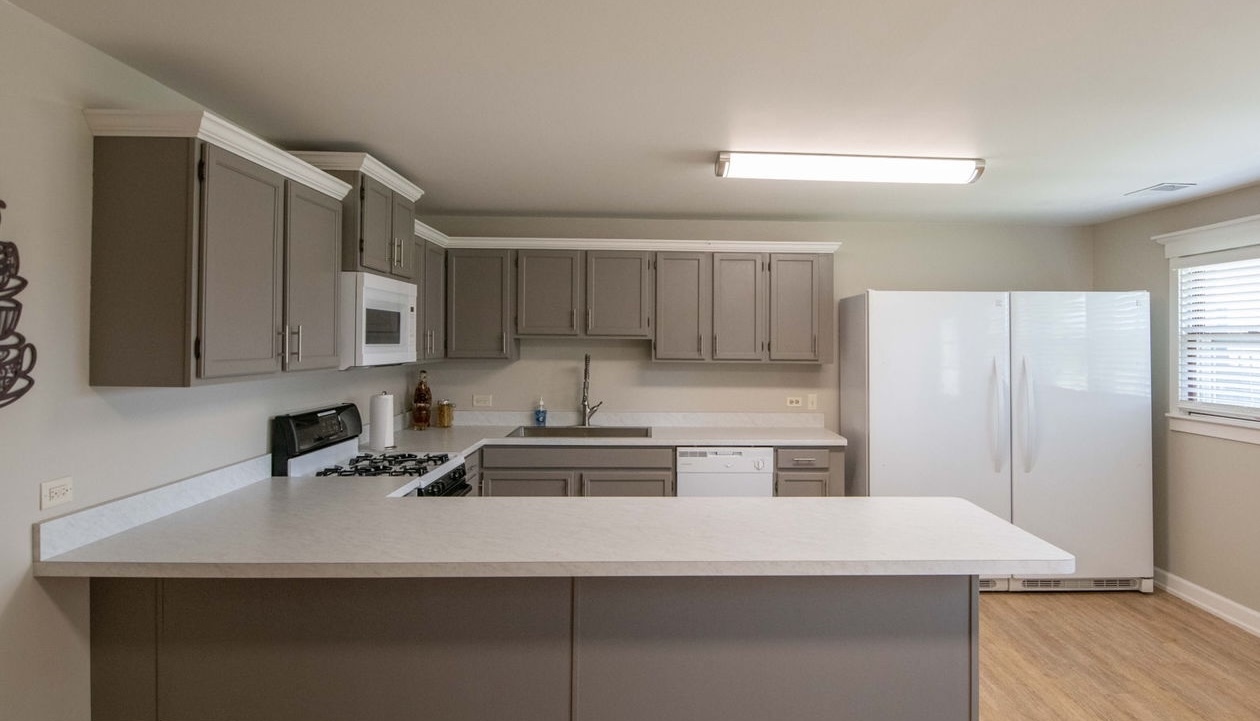 83 Oak Creek Drive, Yorkville, IL 60560