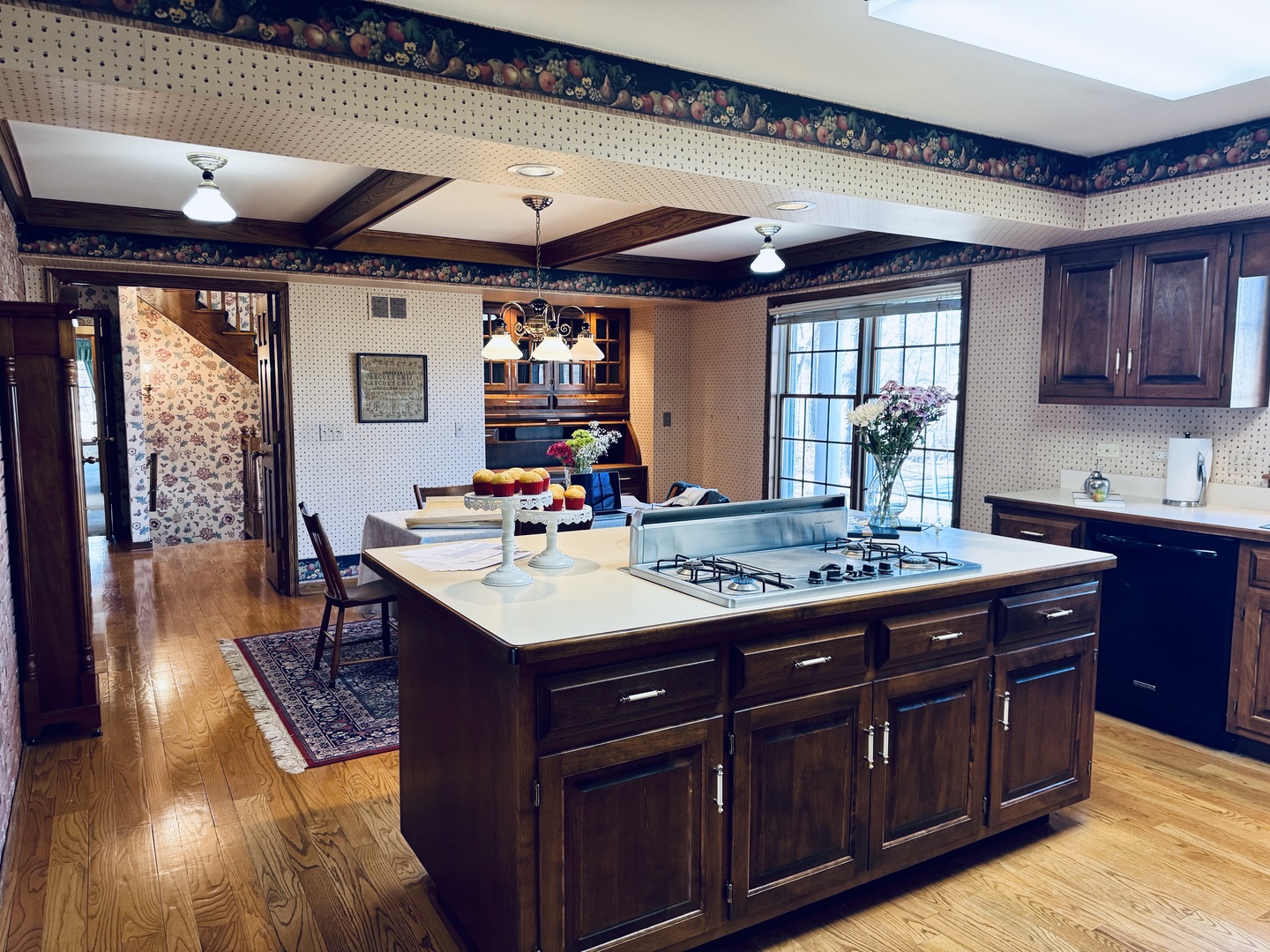 83 Oak Creek Drive, Yorkville, IL 60560