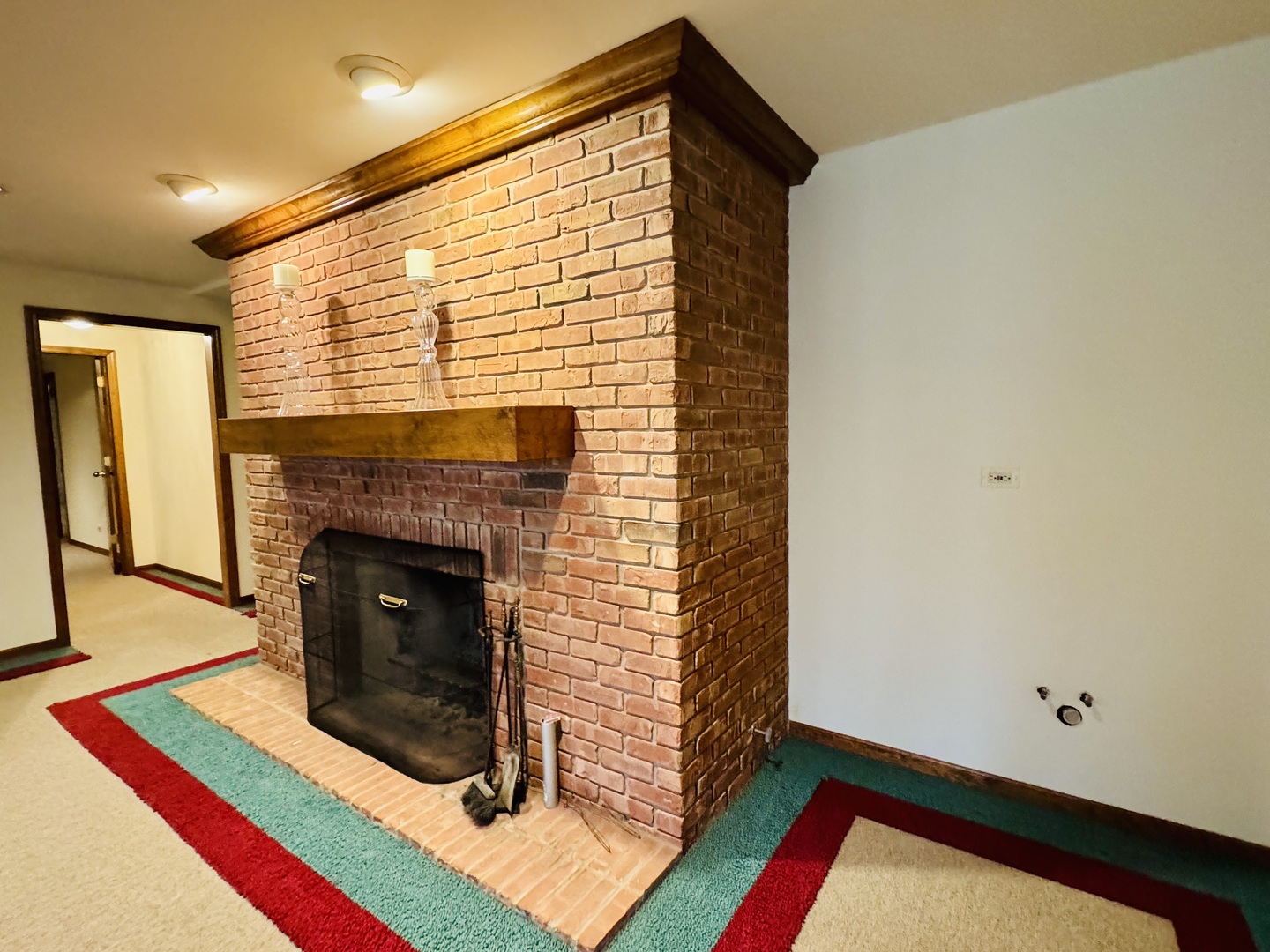 83 Oak Creek Drive, Yorkville, IL 60560