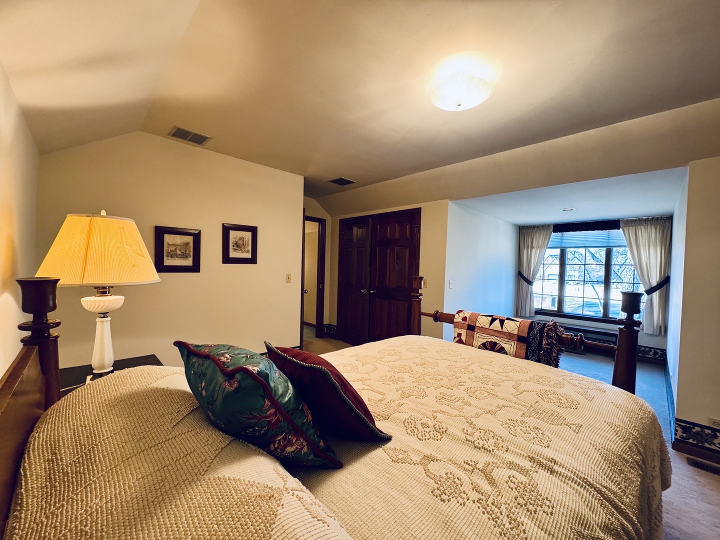 83 Oak Creek Drive, Yorkville, IL 60560