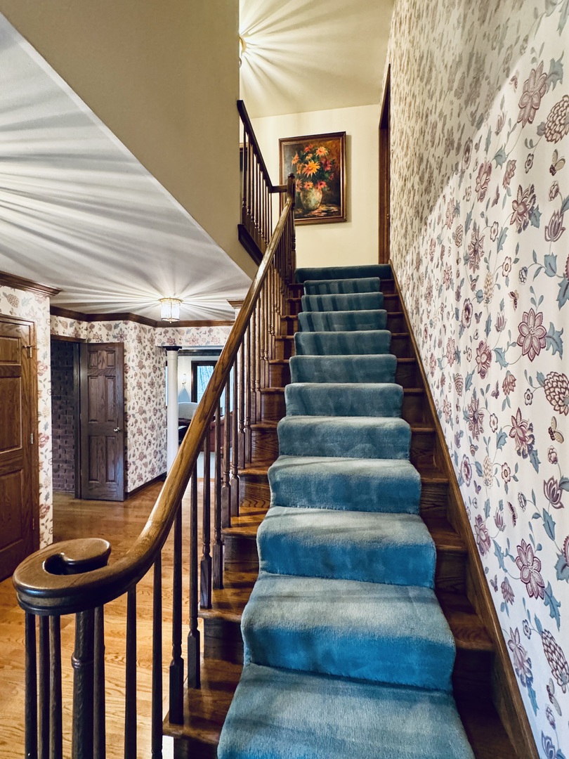 83 Oak Creek Drive, Yorkville, IL 60560